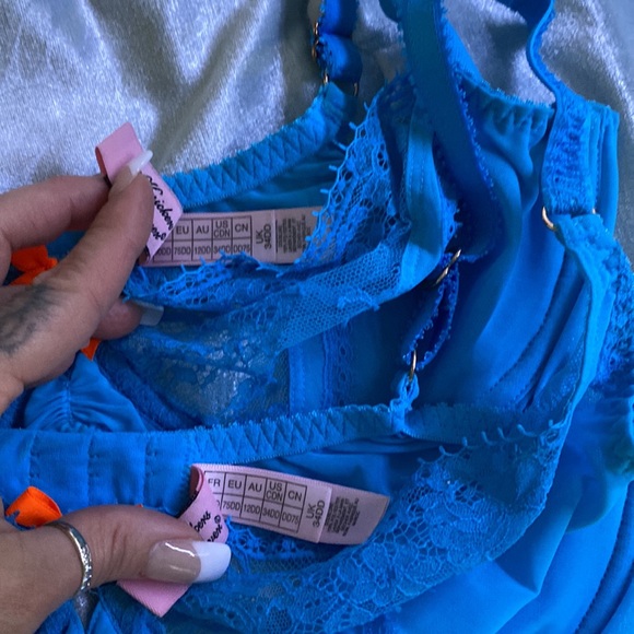 Two AG bras gently used - Picture 2 of 2